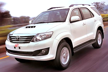 Luxury Fortuner Old car rental in Siliguri